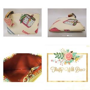 Vintage Dooney & Bourke Beach Theme Coin Purse.